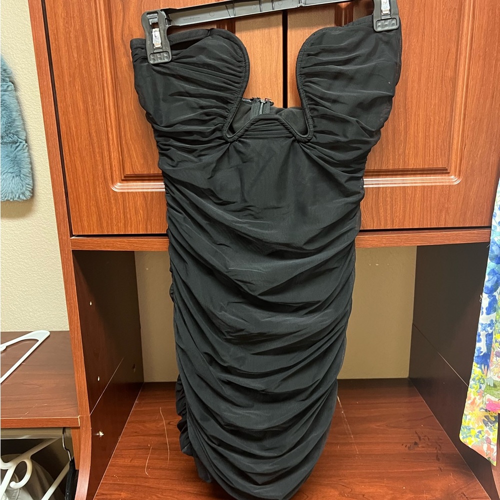 Strap less dress